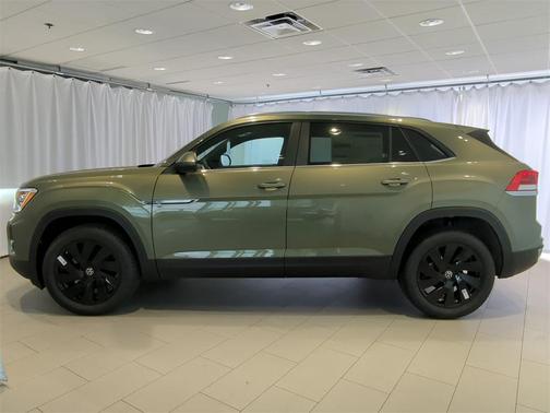 2025 Volkswagen Atlas Cross Sport 2.0T SE w/Technology