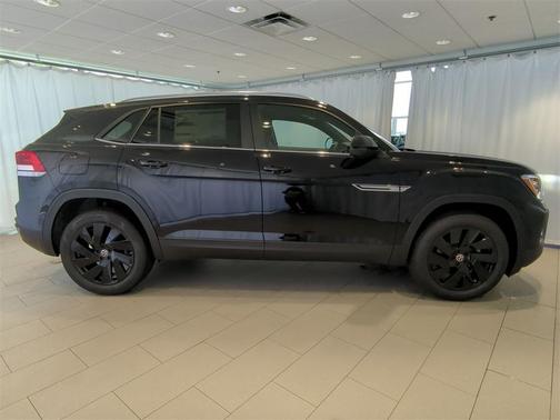 2025 Volkswagen Atlas Cross Sport 2.0T SE w/Technology