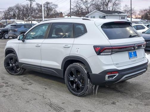 Pure White 2026 Volkswagen Taos 1.5T SEL