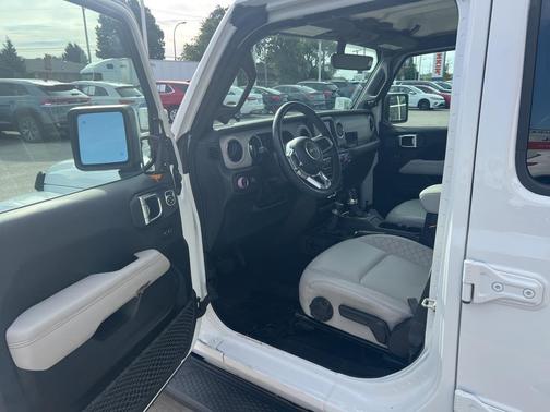 2023 Jeep Gladiator Overland