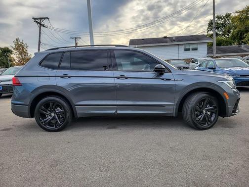 2024 Volkswagen Tiguan 2.0T SE R-Line Black