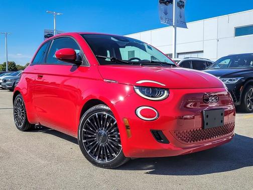 2024 FIAT 500e Base