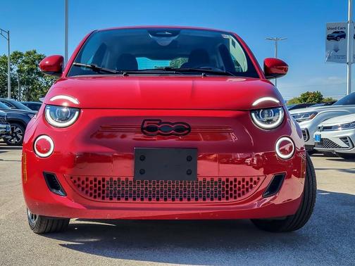 2024 FIAT 500e Base