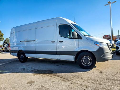 White 2023 Mercedes-Benz Sprinter 2500 170 WB