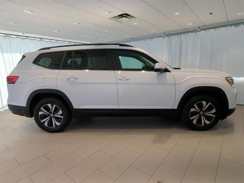 2024 Volkswagen Atlas 2.0T SE