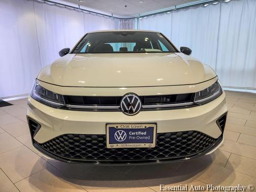 Pure White 2025 Volkswagen Jetta 1.5T Sport
