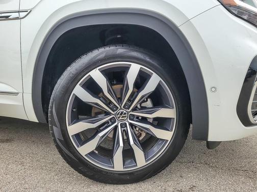 2022 Volkswagen Atlas Cross Sport 3.6L V6 SEL Premium R-Line