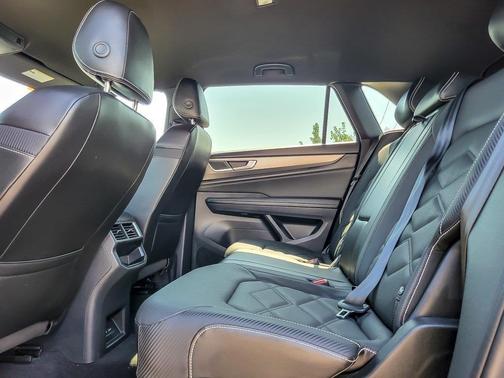 2024 Volkswagen Atlas Cross Sport 2.0T SE