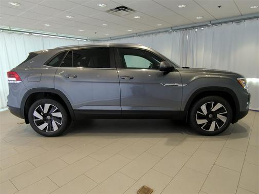 2025 Volkswagen Atlas Cross Sport 2.0T SE w/Technology