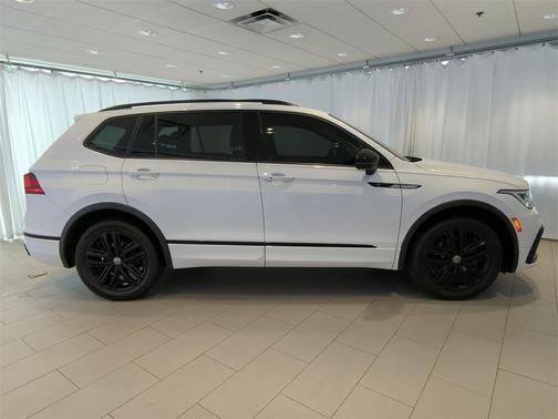 2022 Volkswagen Tiguan 2.0T SE R-Line Black