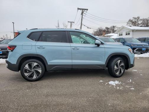 2025 Volkswagen Taos 1.5T SE