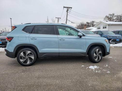 2025 Volkswagen Taos 1.5T SE