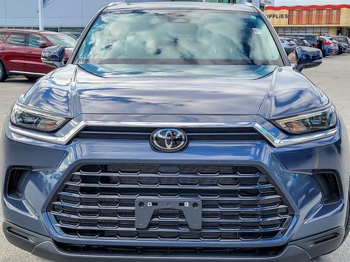 Cloud 9 White 2024 Toyota Grand Highlander XLE