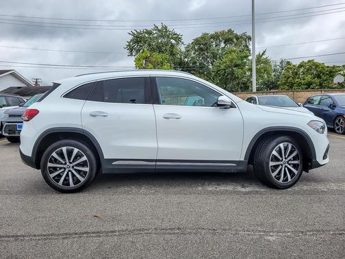 2022 Mercedes-Benz GLA 250 Base 4MATIC