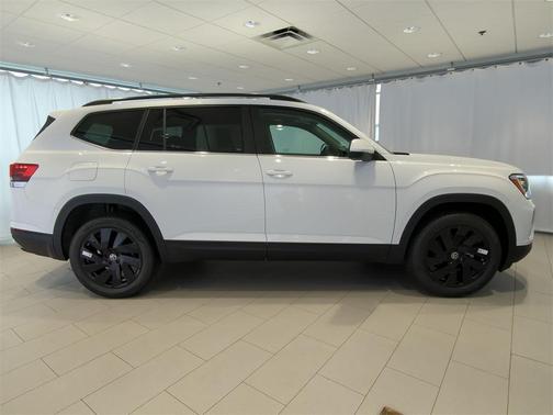 2025 Volkswagen Atlas 2.0T SE