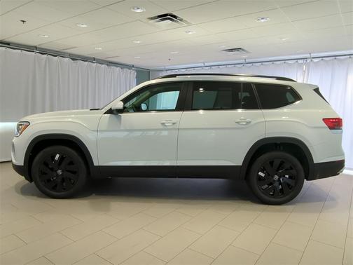 2025 Volkswagen Atlas 2.0T SE