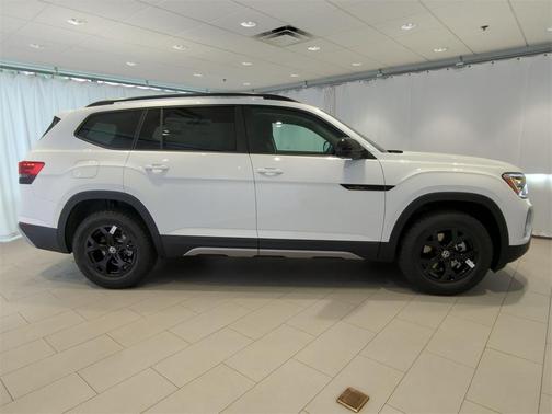 2025 Volkswagen Atlas 2.0T Peak Edition
