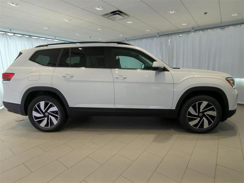 2025 Volkswagen Atlas 2.0T SE
