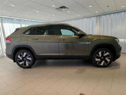 2025 Volkswagen Atlas Cross Sport 2.0T SE w/Technology