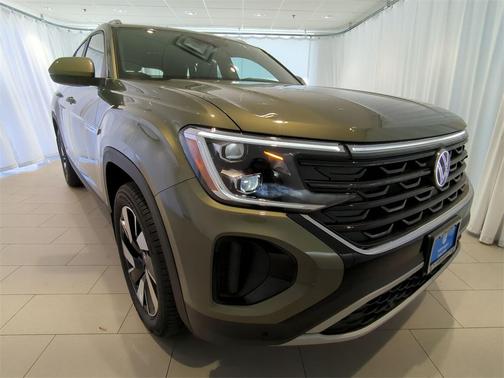 2025 Volkswagen Atlas Cross Sport 2.0T SE w/Technology