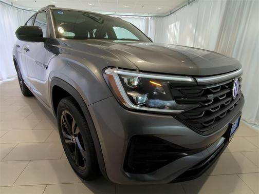2025 Volkswagen Atlas Cross Sport 2.0T SEL R-Line Black