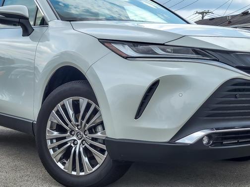 2023 Toyota Venza XLE