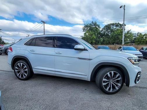 2022 Volkswagen Atlas Cross Sport 3.6L V6 SEL Premium R-Line