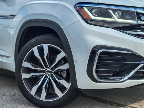 2022 Volkswagen Atlas Cross Sport 3.6L V6 SEL Premium R-Line