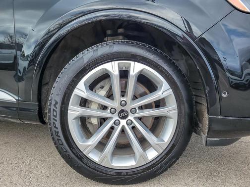 2025 Audi Q7 45 Premium