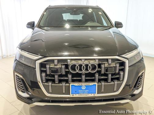 Mythos Black Metallic 2025 Audi Q7 45 Premium