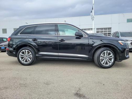 2025 Audi Q7 45 Premium