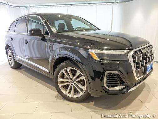 Mythos Black Metallic 2025 Audi Q7 45 Premium