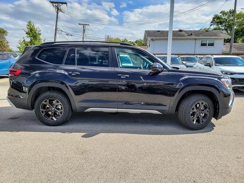 Deep Black 2026 Volkswagen Atlas 2.0T Peak Edition