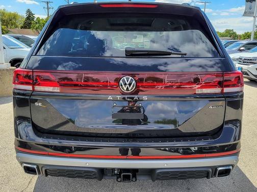 Deep Black 2026 Volkswagen Atlas 2.0T Peak Edition