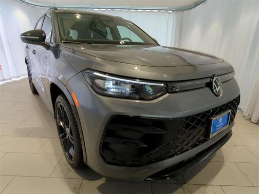 2025 Volkswagen Tiguan 2.0T SE R-Line Black