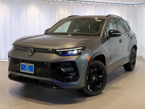 2025 Volkswagen Tiguan 2.0T SE R-Line Black