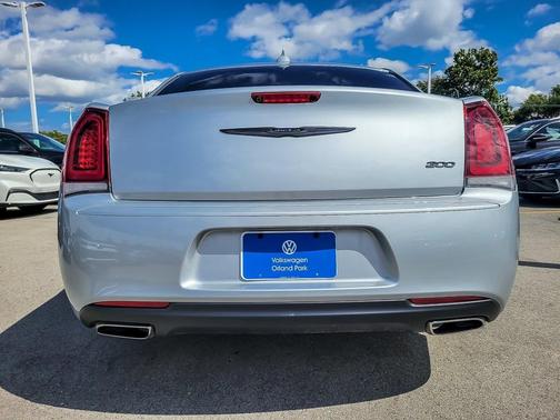 2022 Chrysler 300 Touring