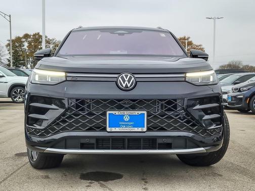 2026 Volkswagen Tiguan 2.0T SEL R-Line