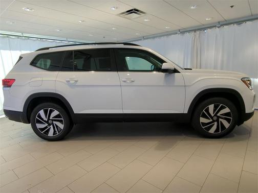 2025 Volkswagen Atlas 2.0T SE