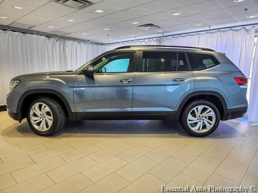 Platinum Gray Metallic 2021 Volkswagen Atlas 3.6 V6 SE w/ Technology