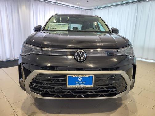 Deep Black Pearl Effect 2026 Volkswagen Taos 1.5T SEL