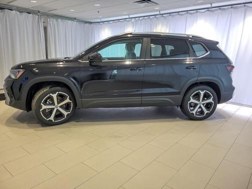 Deep Black Pearl Effect 2026 Volkswagen Taos 1.5T SEL