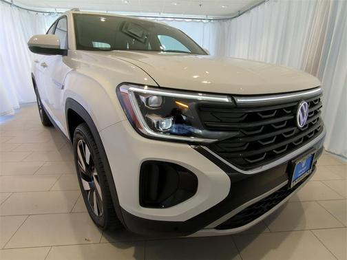 2025 Volkswagen Atlas Cross Sport 2.0T SE w/Technology