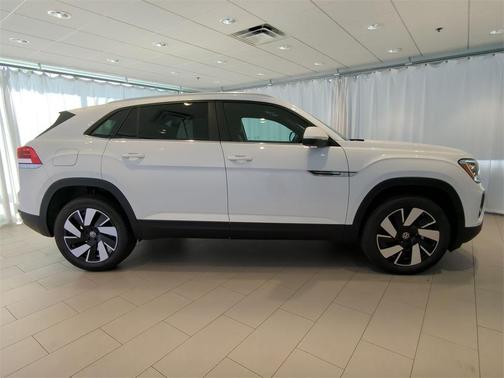 2025 Volkswagen Atlas Cross Sport 2.0T SE w/Technology