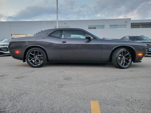 2022 Dodge Challenger SXT