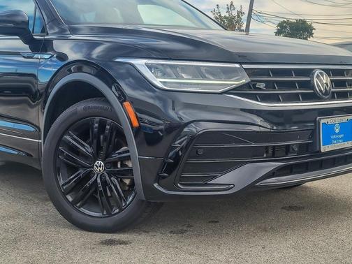 2022 Volkswagen Tiguan 2.0T SE R-Line Black