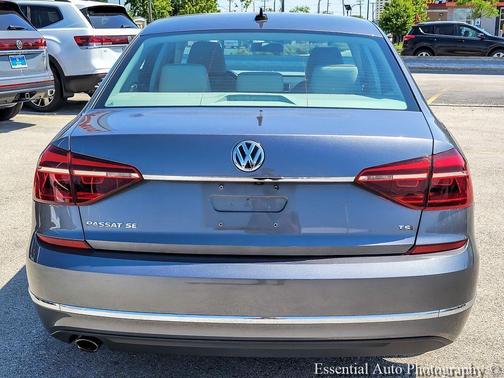 Platinum Gray Metallic 2017 Volkswagen Passat 1.8T SE