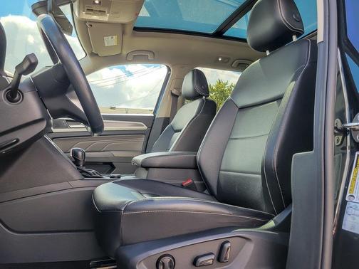 2021 Volkswagen Atlas 3.6 V6 SE w/ Technology R-Line