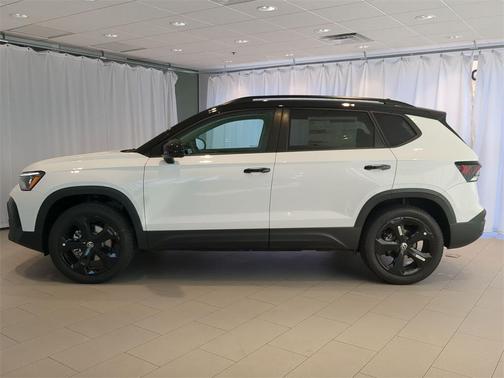 2025 Volkswagen Taos 1.5T SE Black