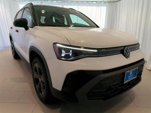 2025 Volkswagen Taos 1.5T SE Black